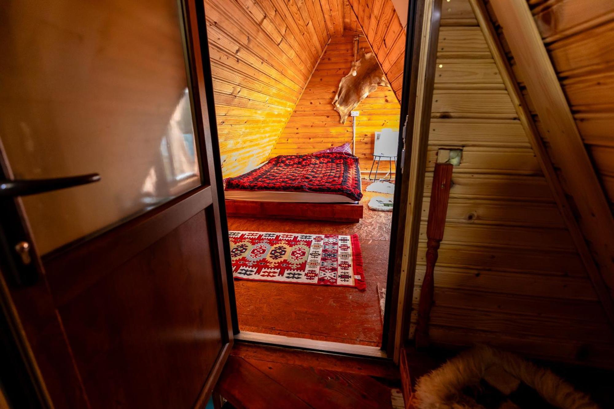 Villa Catunu' Lui Emil Carbunesti Esterno foto