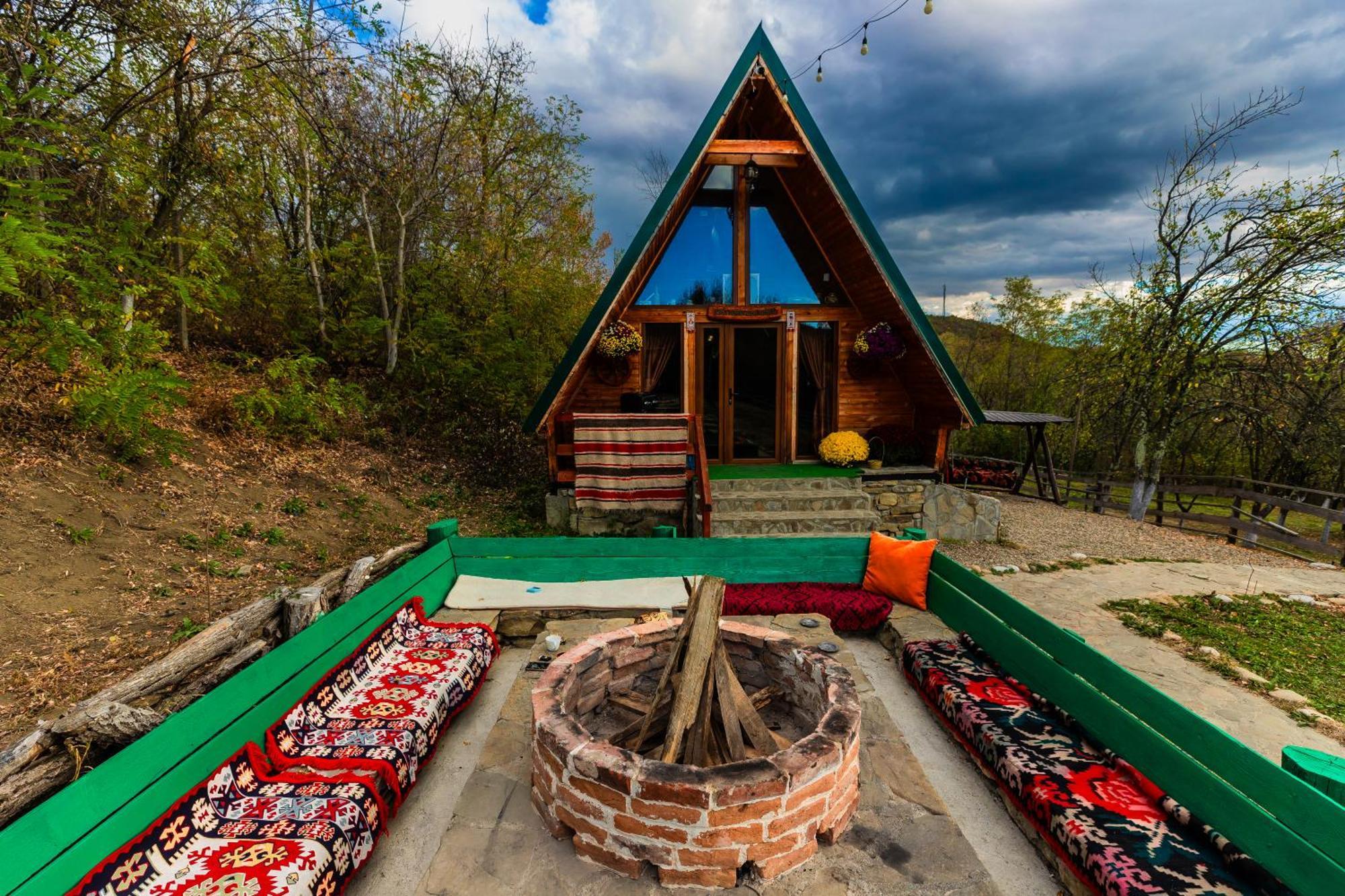 Villa Catunu' Lui Emil Carbunesti Esterno foto